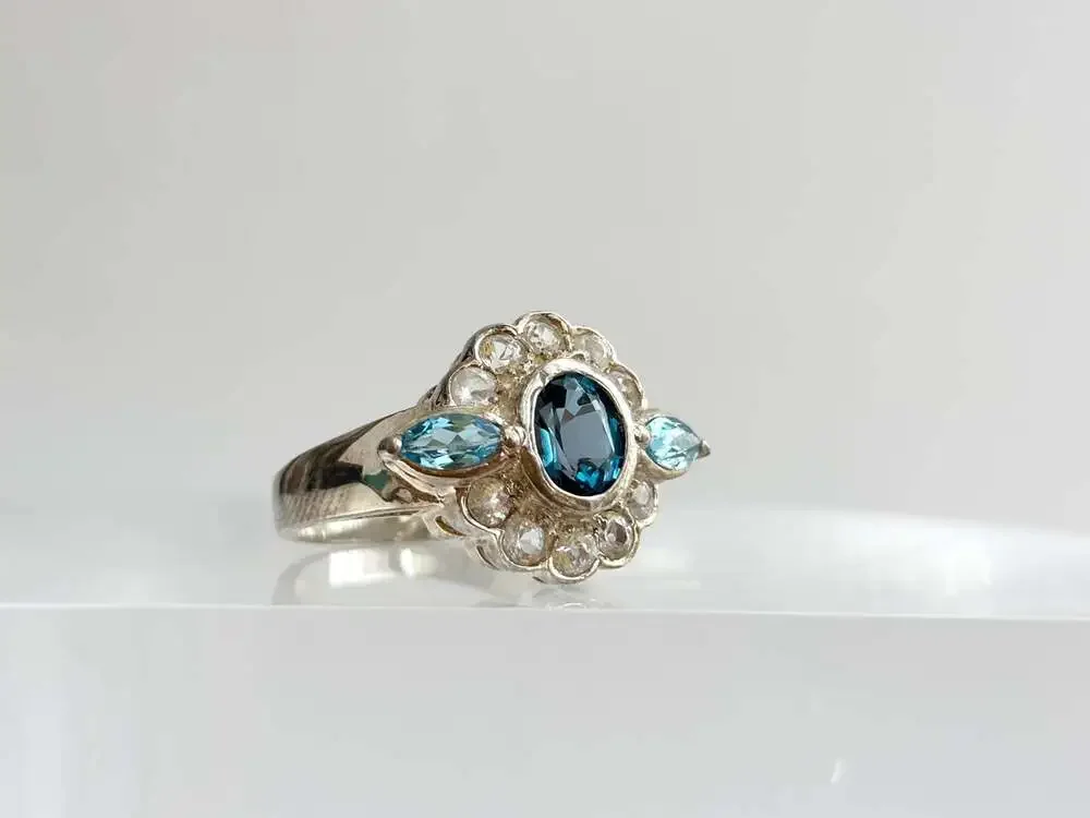 Clear & Blue Topaz Scalloped Multi Gemstone Sterling Silver 925 Vintage Ring - s